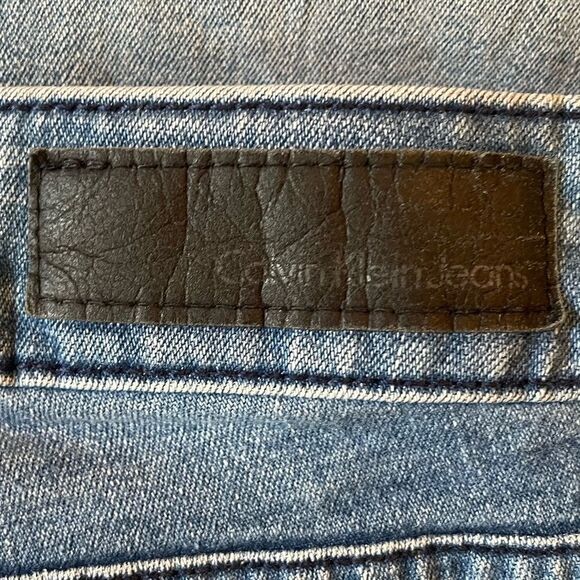 Calvin Klein Ultimate Skinny Jeans size 4 medium wash - Picture 3 of 6